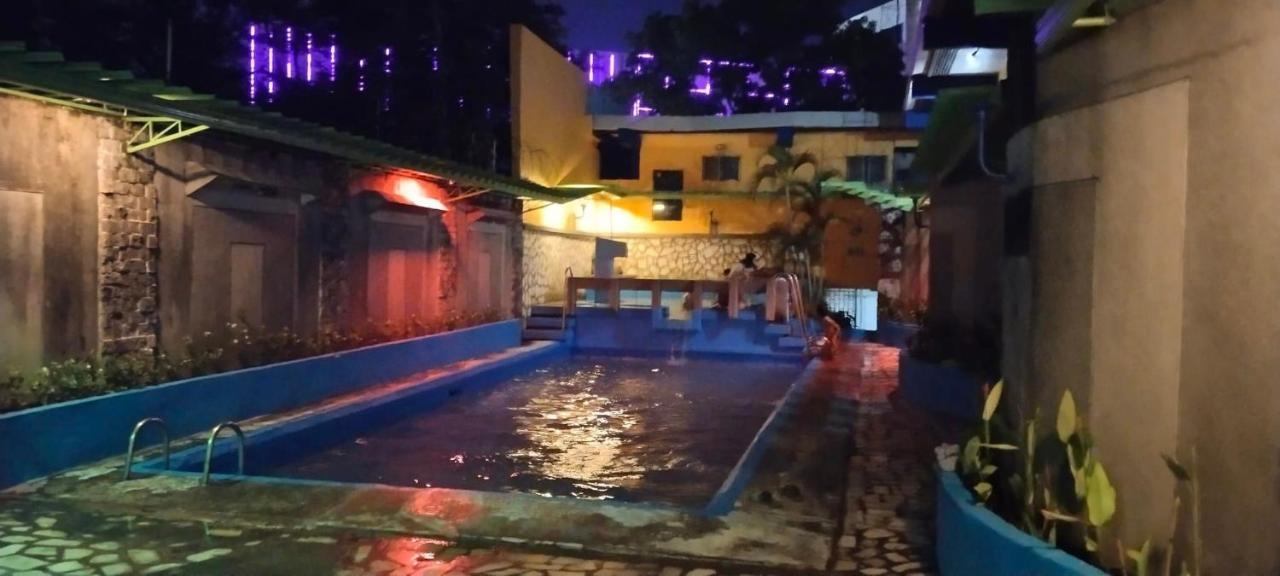 2 Hotel Saleh อังเฮเลส ภายนอก รูปภาพ