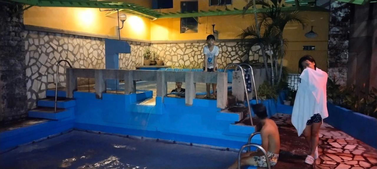 2 Hotel Saleh อังเฮเลส ภายนอก รูปภาพ