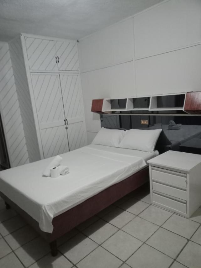 2 Hotel Saleh อังเฮเลส ภายนอก รูปภาพ