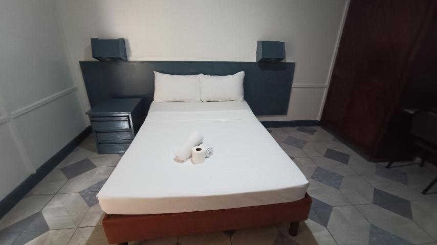 2 Hotel Saleh อังเฮเลส ภายนอก รูปภาพ