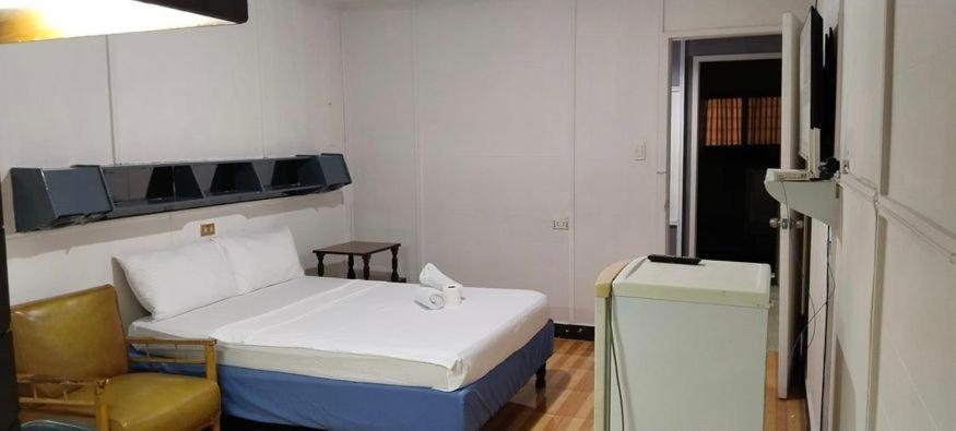 2 Hotel Saleh อังเฮเลส ภายนอก รูปภาพ