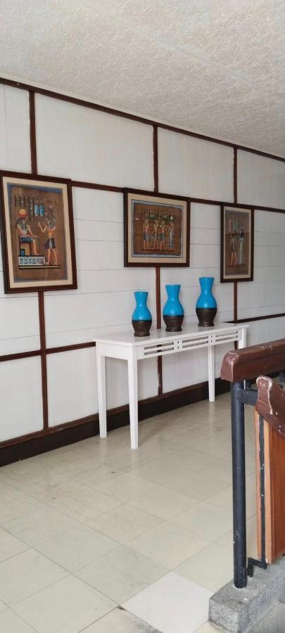 2 Hotel Saleh อังเฮเลส ภายนอก รูปภาพ